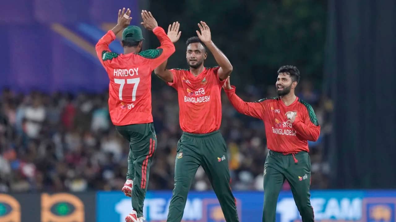 ৮২ রানে ৬ উইকেট নেই আফগানিস্তানের- খবরটির স্থিরচিত্র